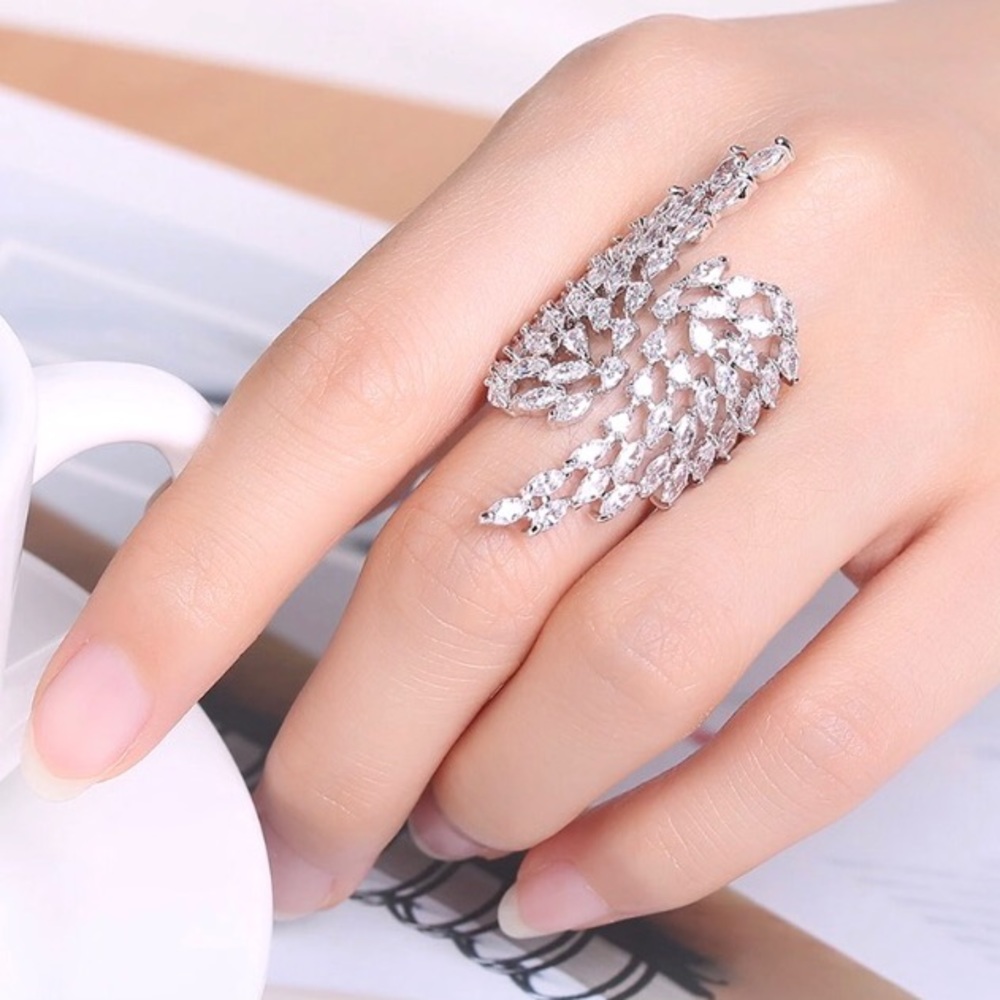 NEW💙💎ANGEL😇WINGS RING! GORGEOUS!💎💙ADJUSTABLE! - Picture 3 of 8
